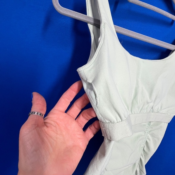 🔥2/$10 |•ZOBHA•| Activewear Ruched Tank Top Size Small - Picture 6 of 10